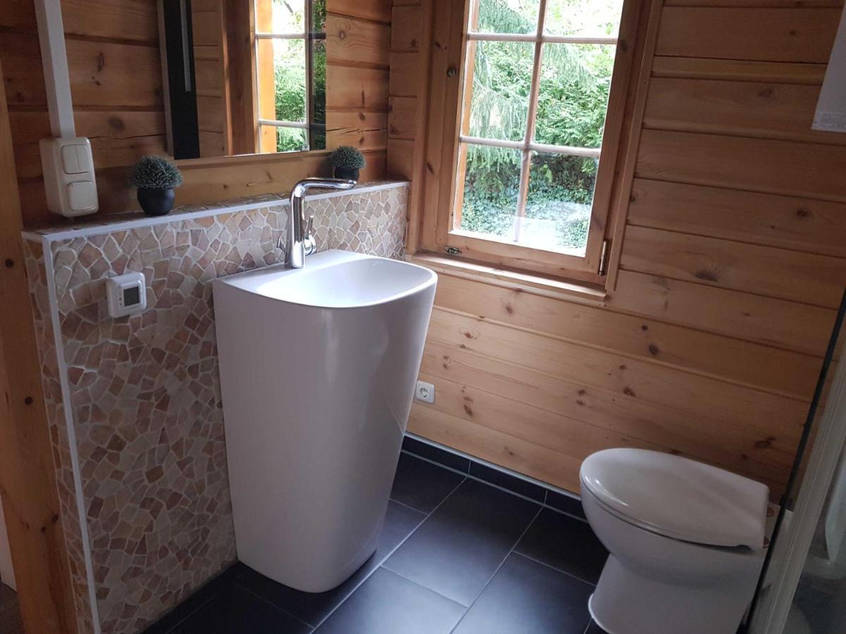 Blockhaus Canow Mit Fahrraedern Εξωτερικό φωτογραφία